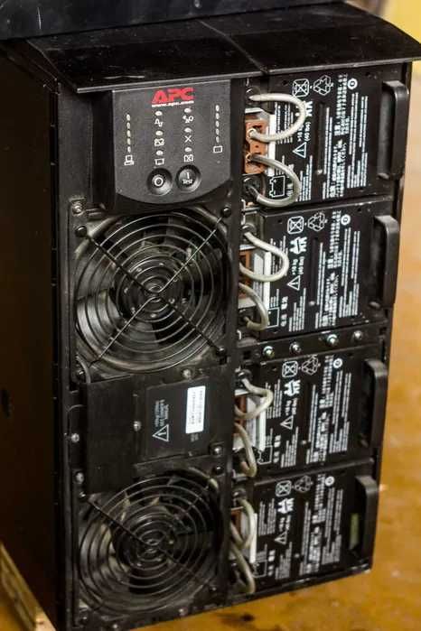 ИБП APC Smart-UPS RT, UPS обеспечивает надежное электропитание