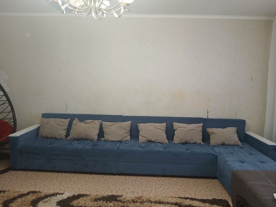 Продам диван 4-х метровый