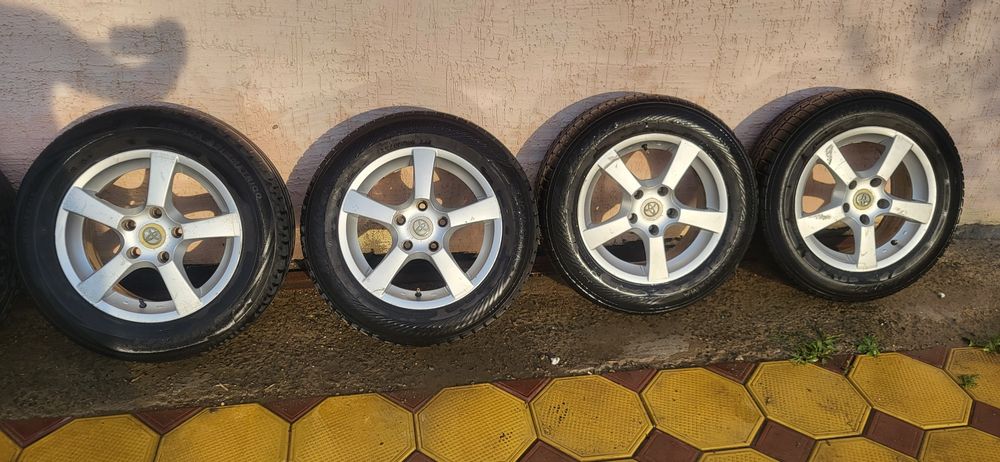 Колесы в сборе зима на Камри