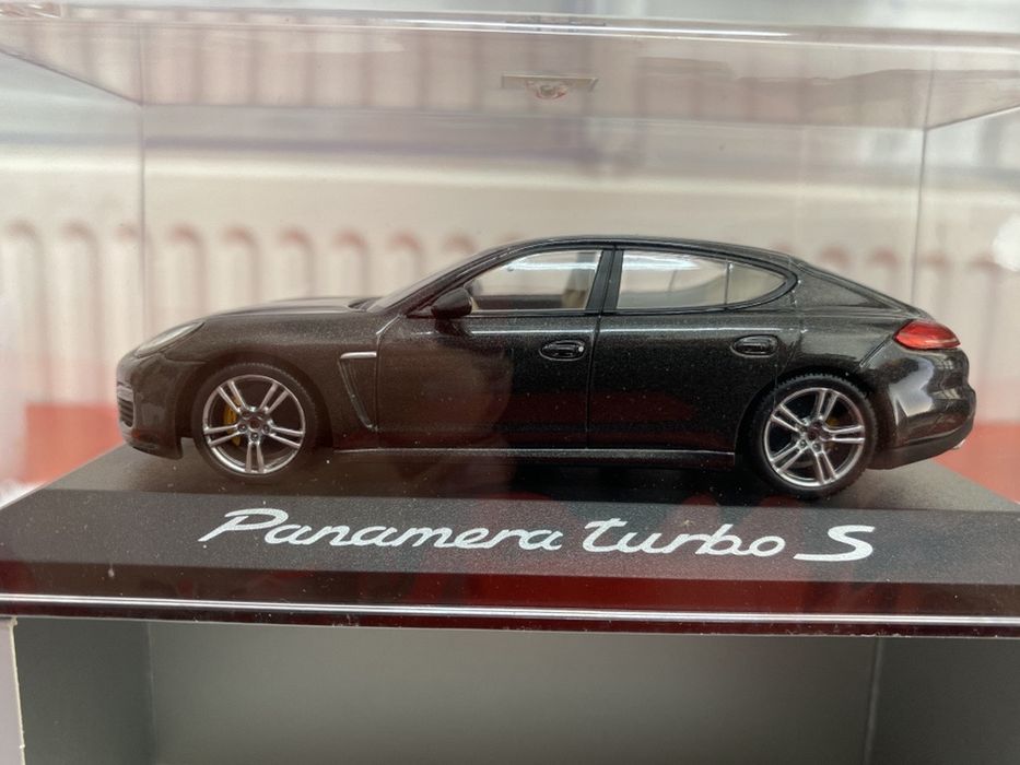 MINICHAMPS PORSCHE PanameraTURBO S macheta auto scara 1:43
