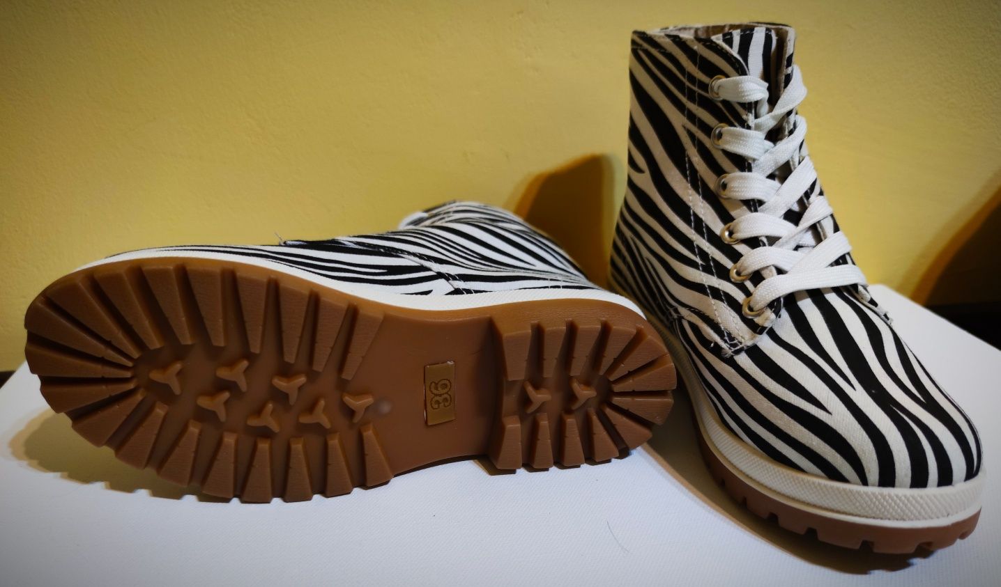 Bocanci/ Ghete animal print- zebra (36)