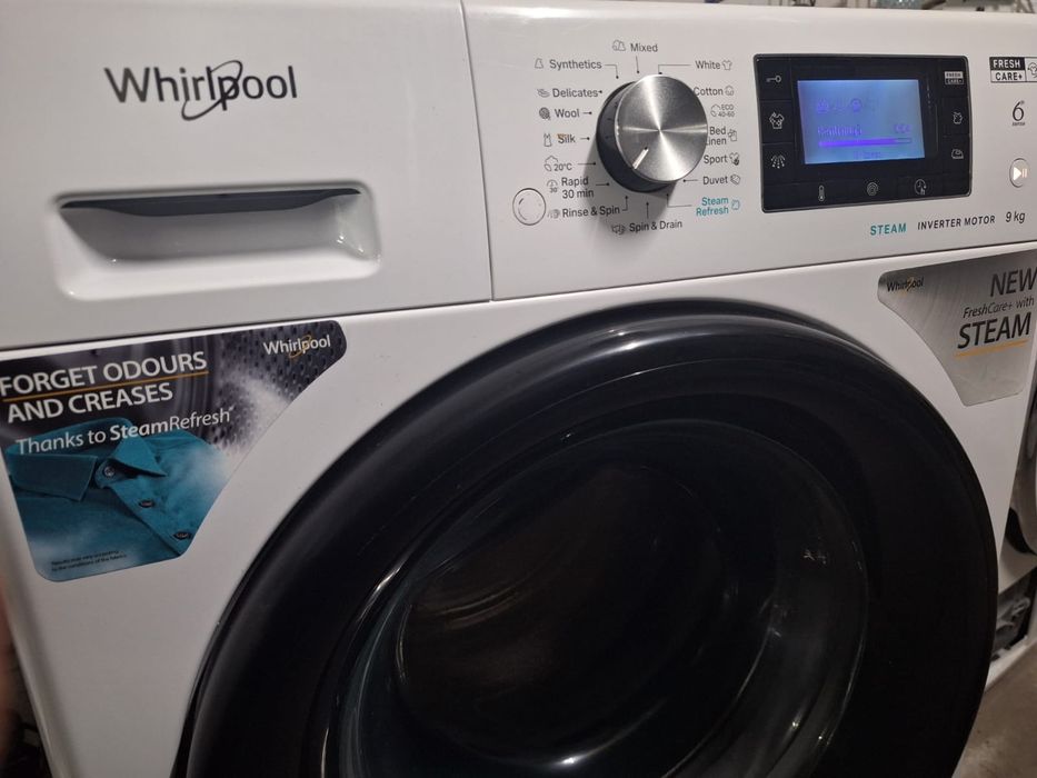 Mașina spălat Whirlpool 9 kg arată și functioneaza f bine
