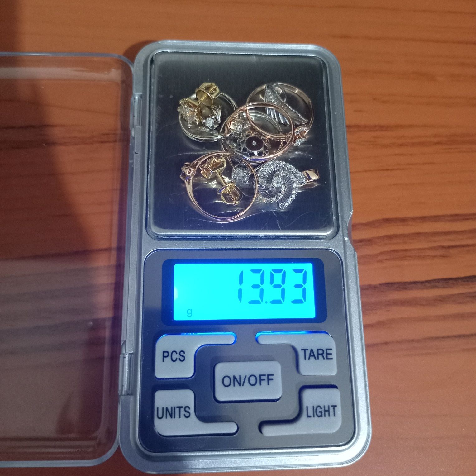 Бриллианты высокого качества 585, 583 пробы .