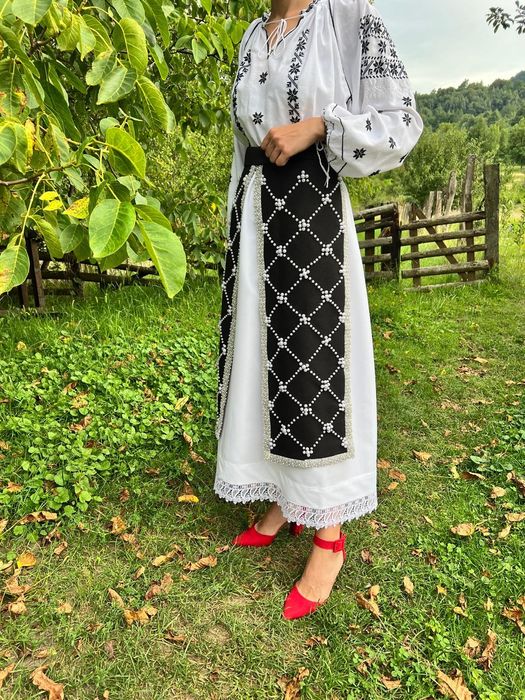 Fota traditionala reinterpretata - cusuta manual