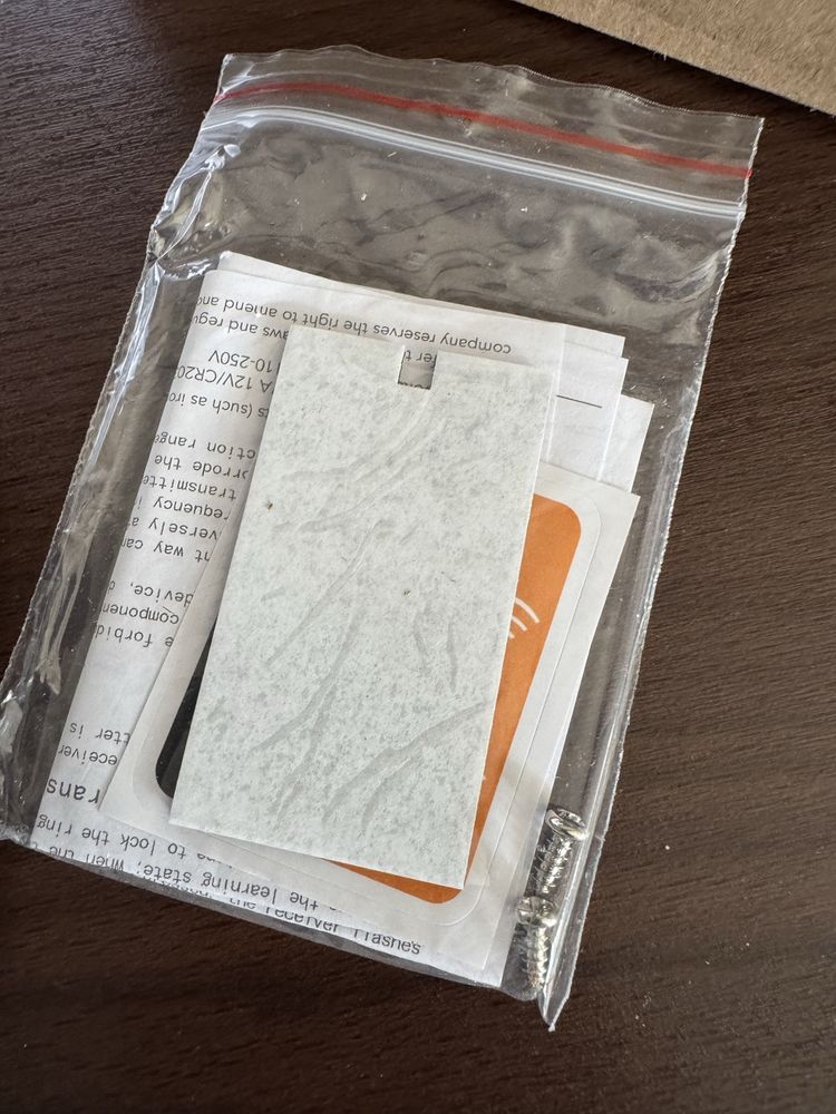 Sonerie wireless negru-auriu, 60 tonuri, volum reglabil