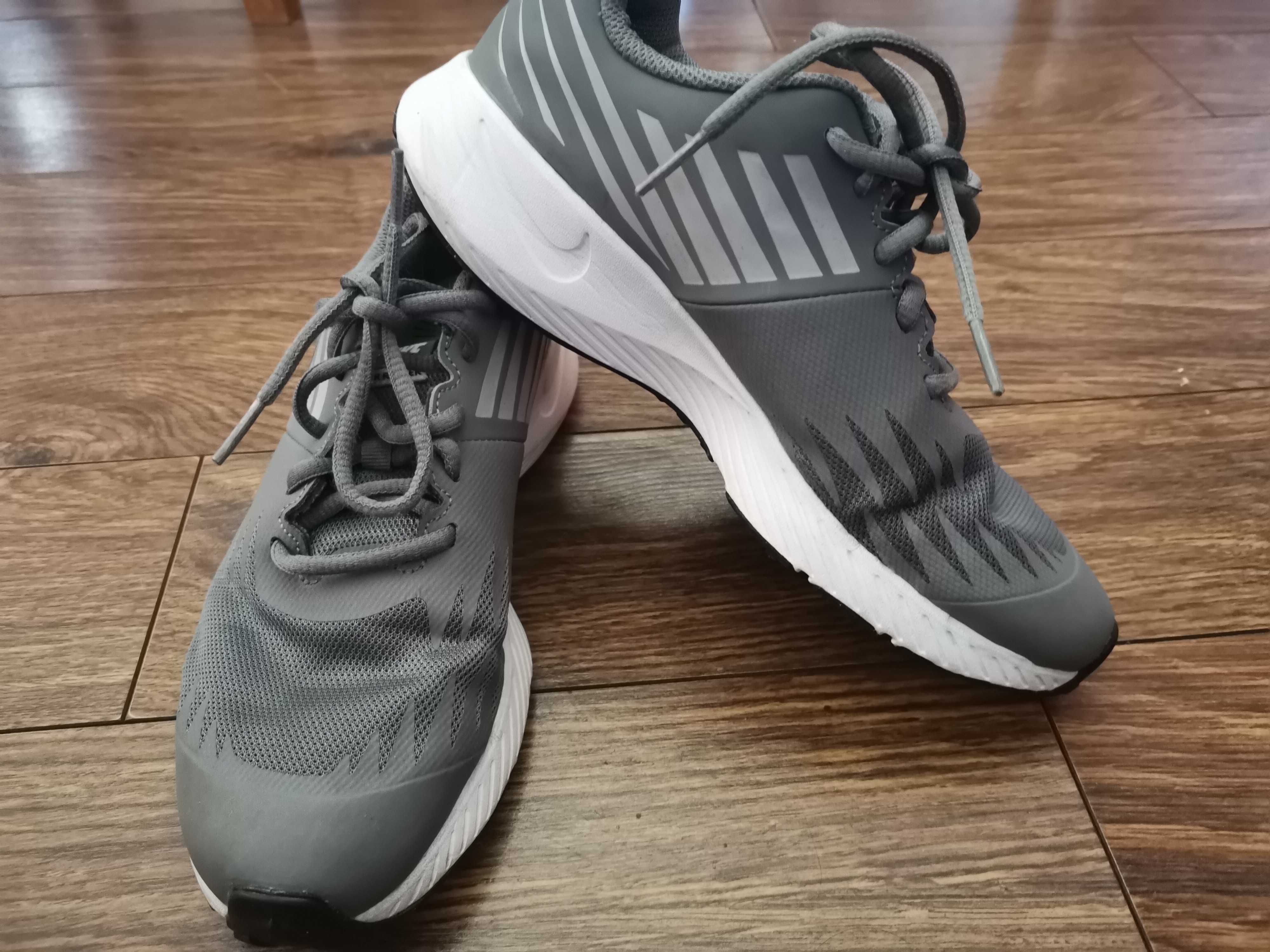 Маратонки  Nike /38.5 номер