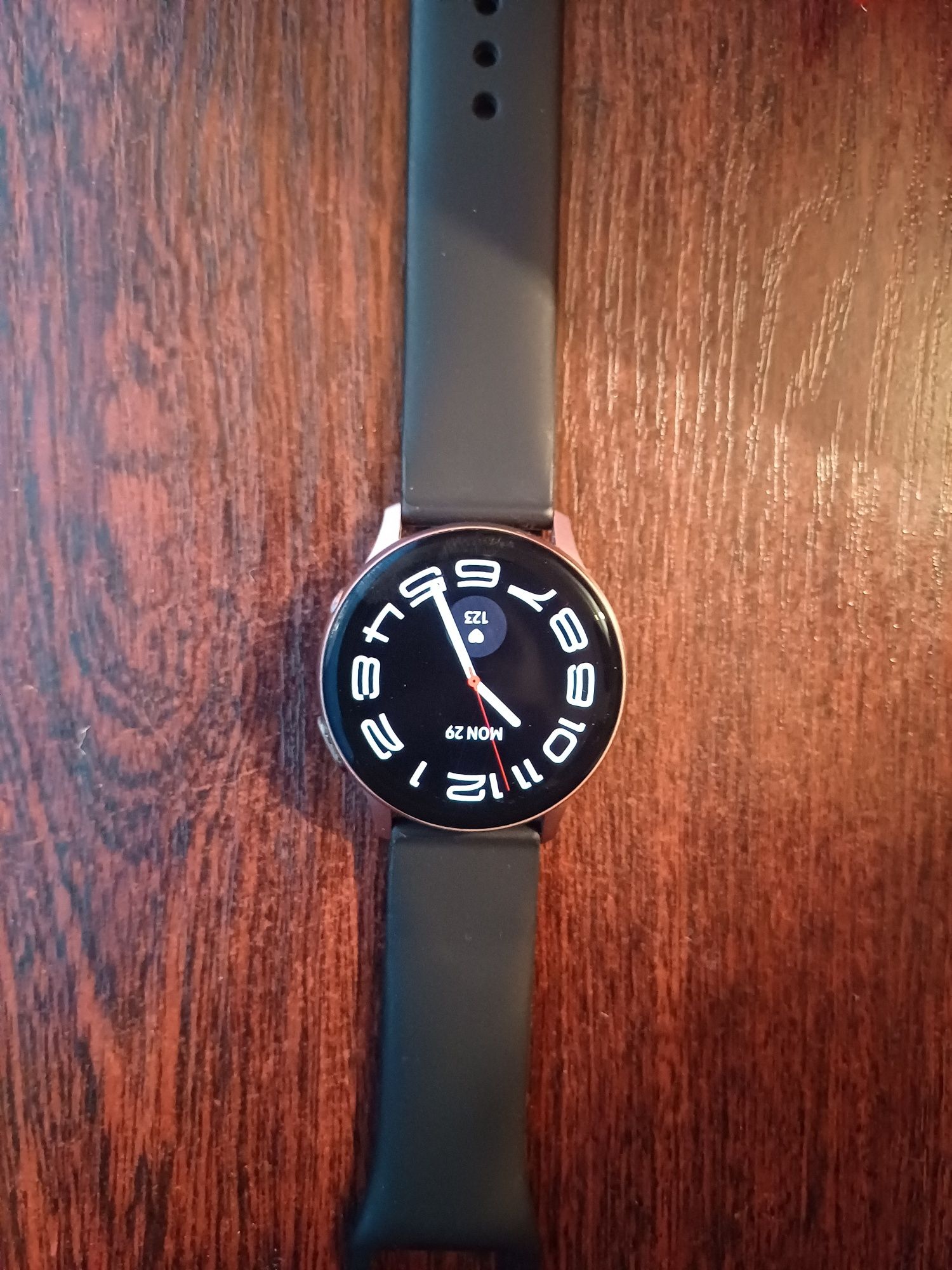 Продам часы Samsung Galaxy Watch Active 2