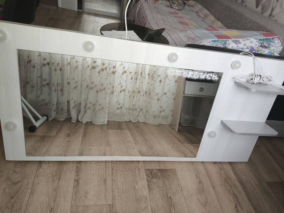 Зеркало для стола, комода