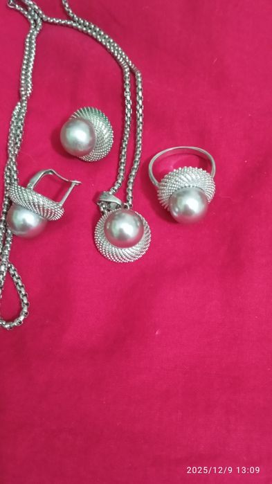 Наборы  бижутерии