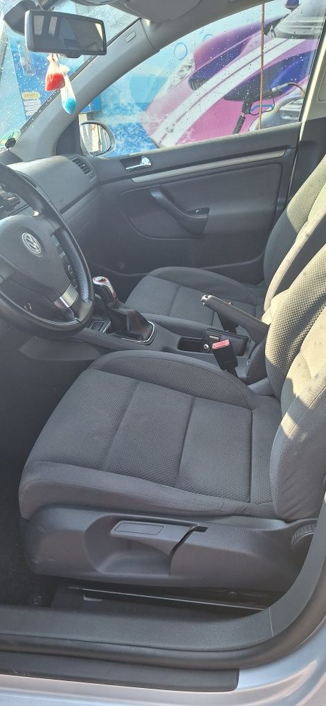 Vând golf 5 1.6 fsi