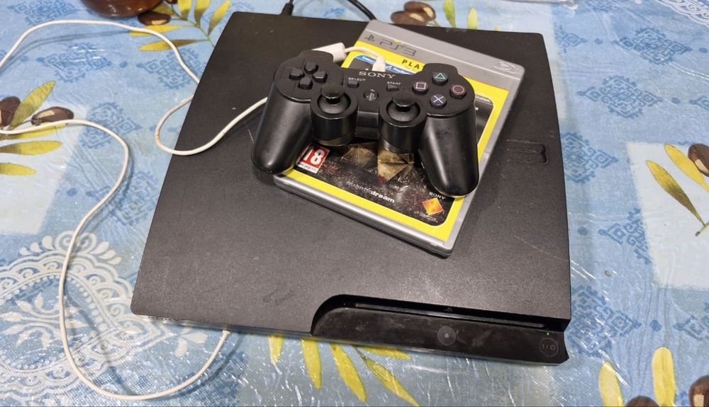 Продаю игровую приставку PS3