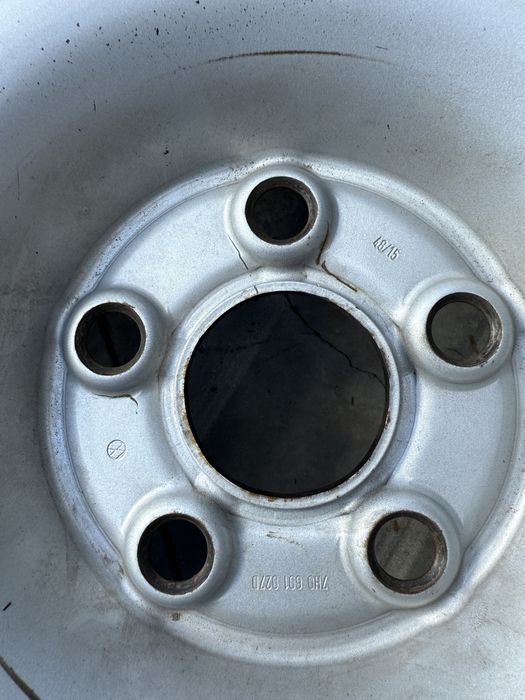 Продавам 4 бр VW ламаринени джанти 16 цола