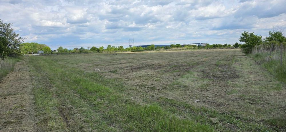 Парцел 17389 м², 145 м. лице на асфалтов път - южно околовръстно шосе