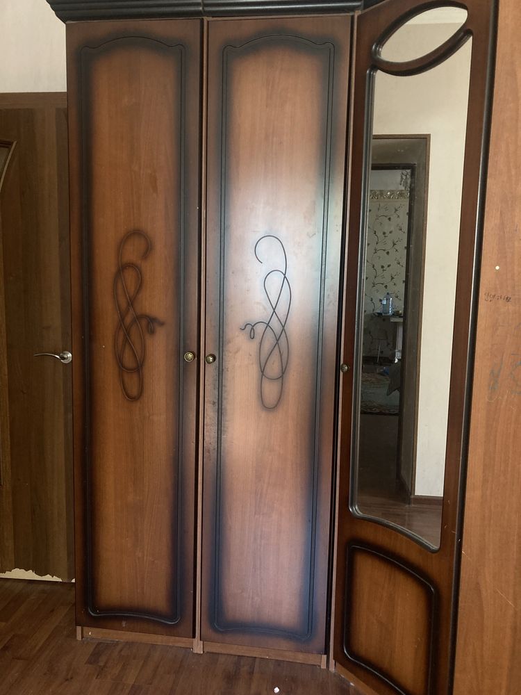 Срочно продается шкаф