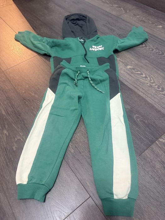 Pantaloni si hanorac 104-110