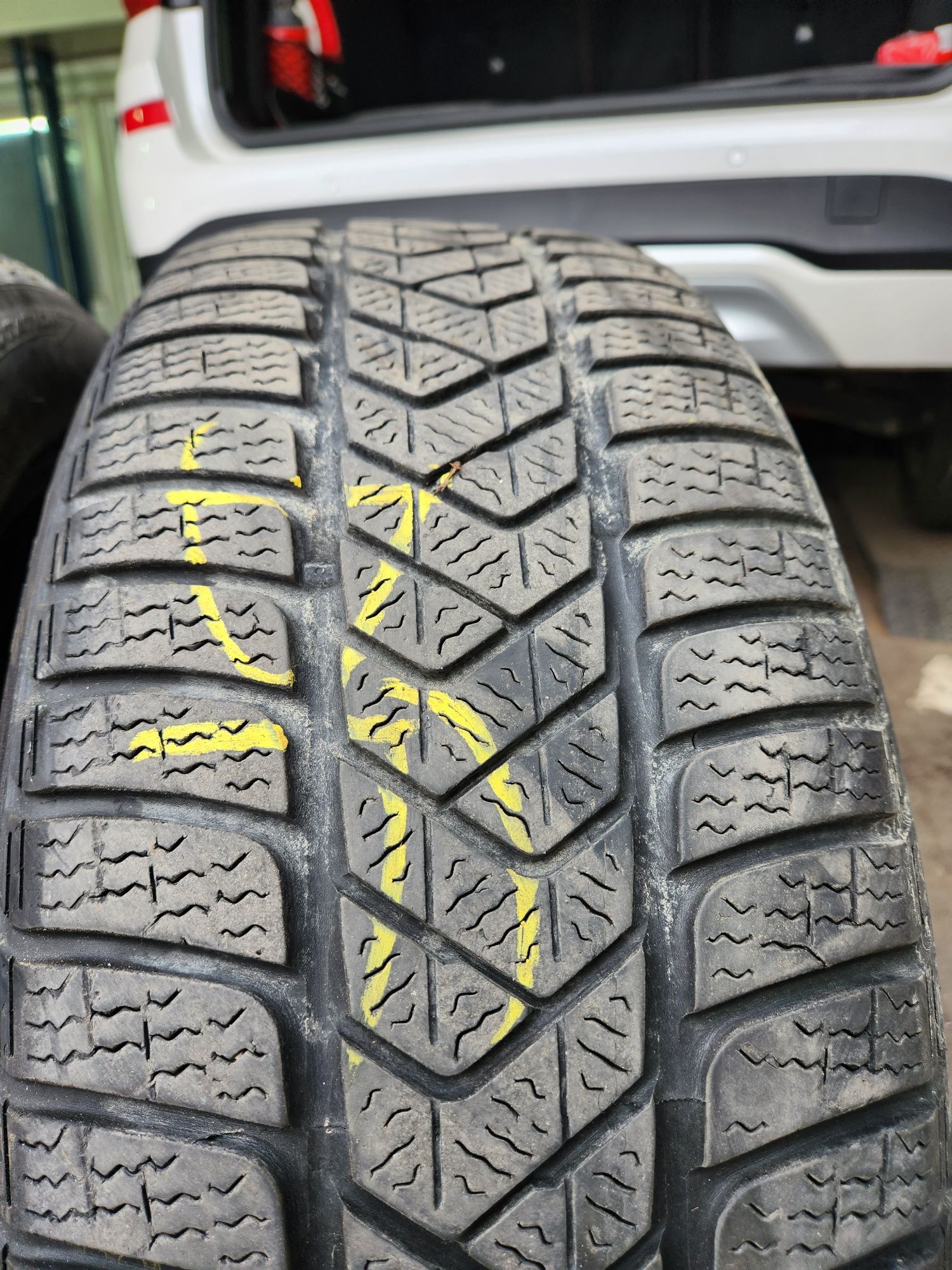 Anvelope 225 55 17 Goodyear și pirelli