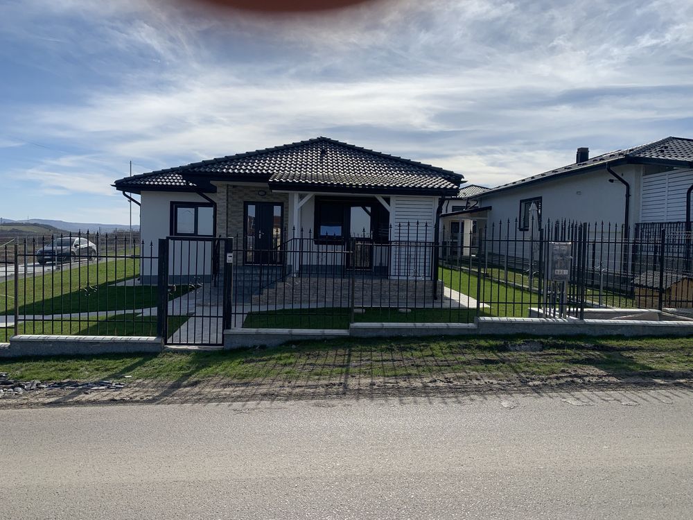 Vila parter la asfalt