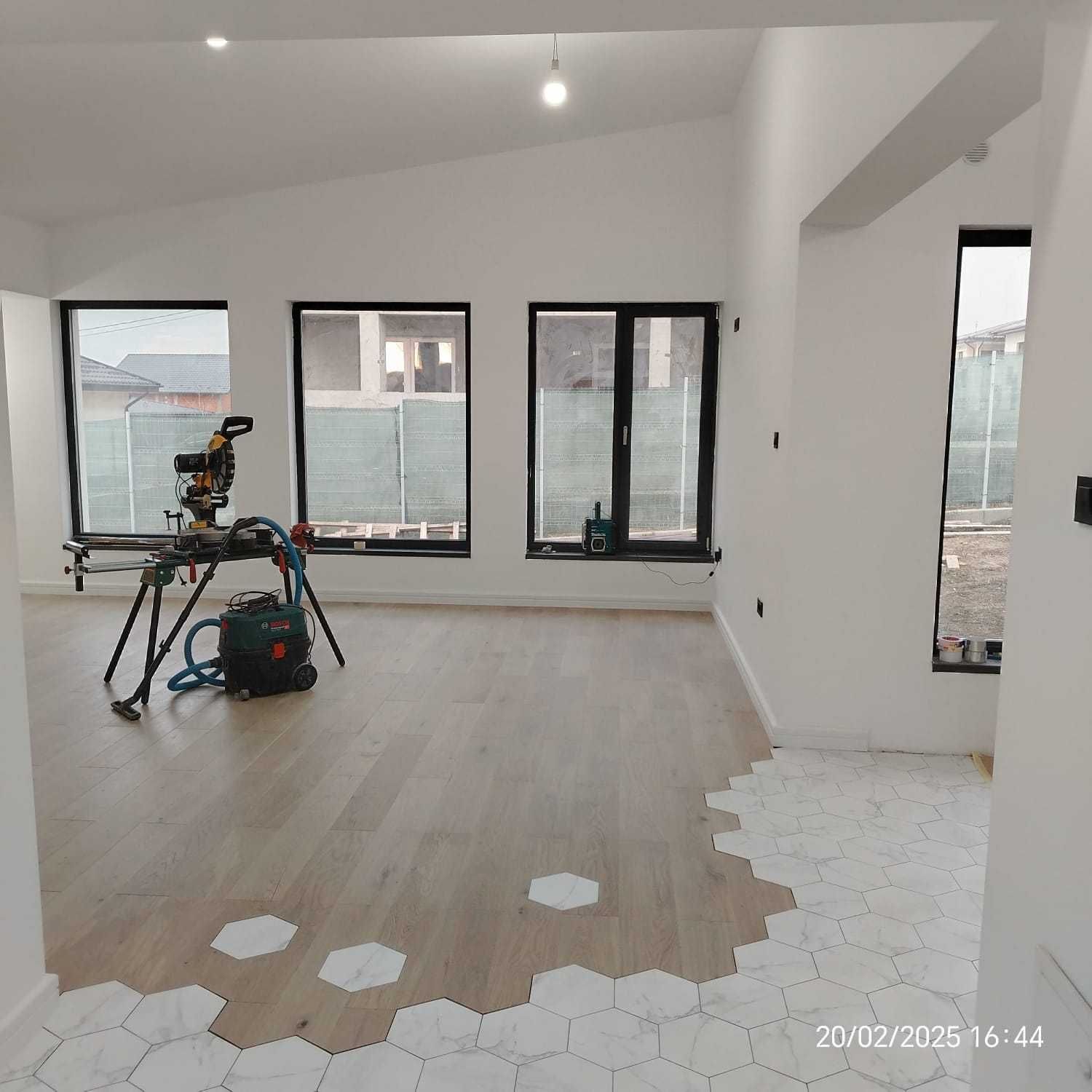Casa individuala, 4 camere, 2 bai, 135mp utili, 500mp teren, MIROSLAVA