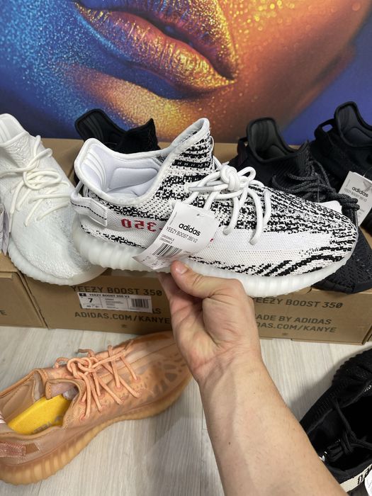 Adidasi Yeezy colectie noua Premium