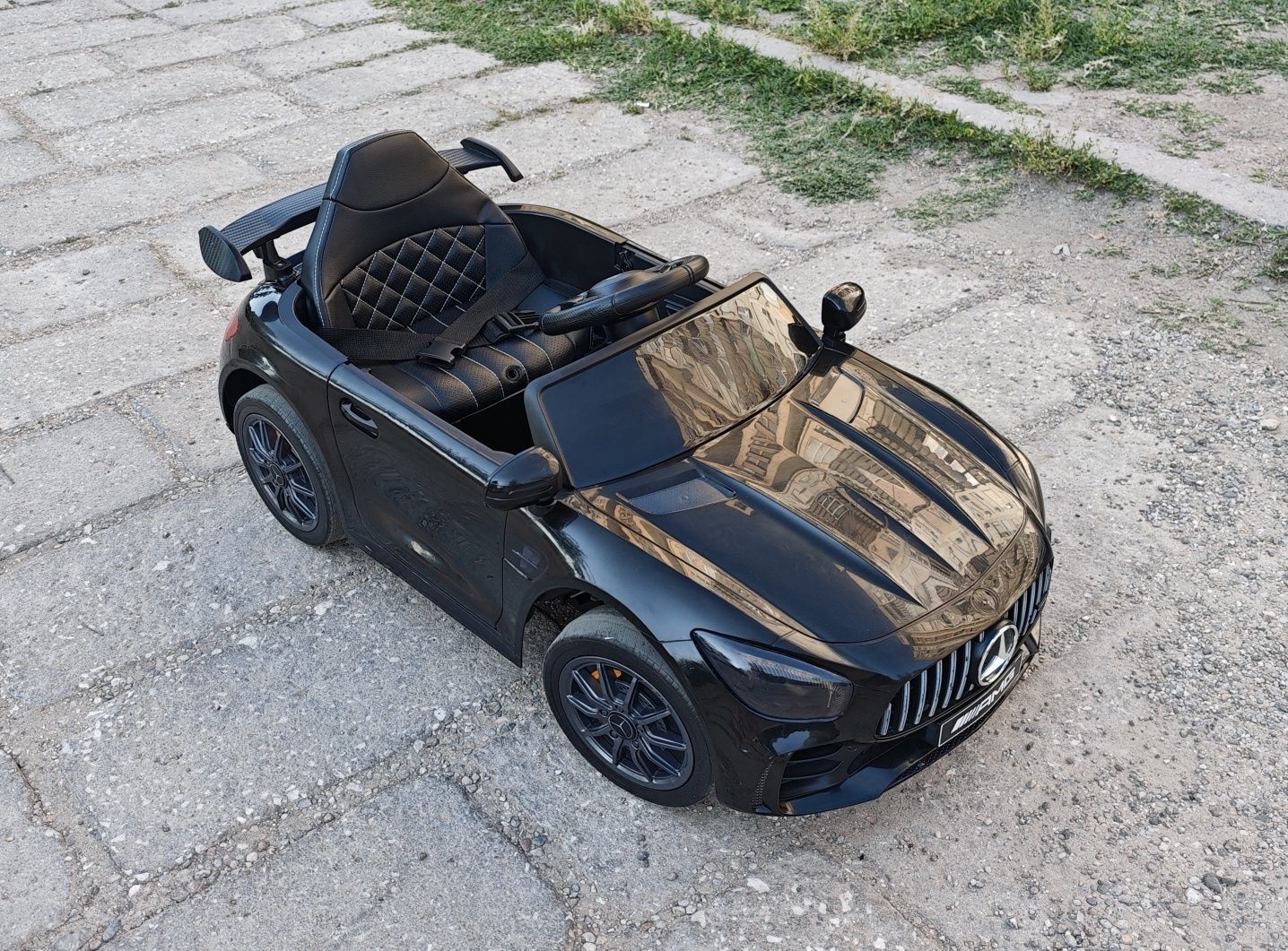 Акумулаторна кола Mercedes AMG GTR