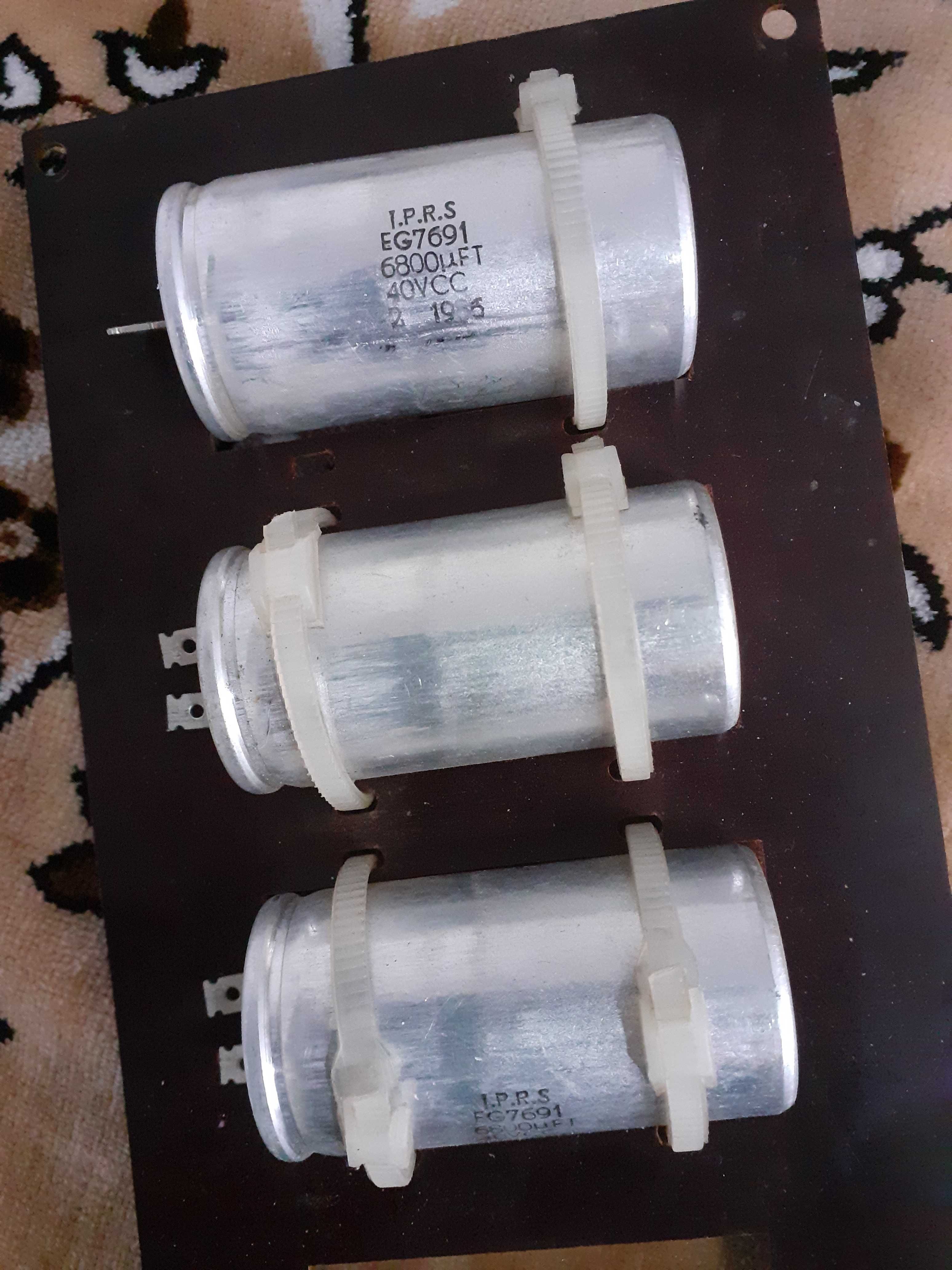 Condesatori electrolitici de filtarj