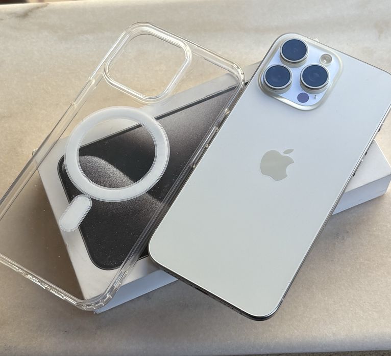 iPhone 15 Pro Max 256 gb, baterie 100%, 7 cicluri de incarcare