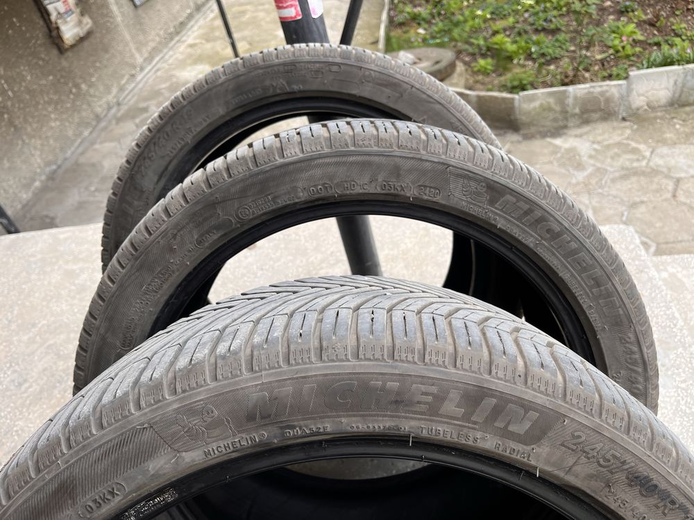 Всесезонни MICHELIN CrossClimate 245 40 R19