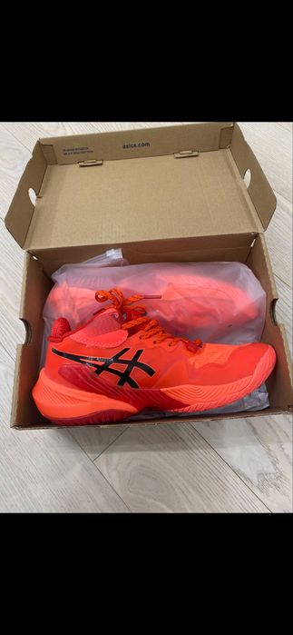 Асикс 39размер новый 20000тг