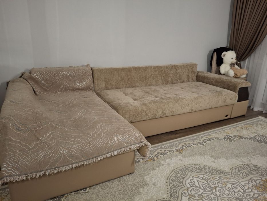 Продам уголок в отличном состоянии цена 80000тг