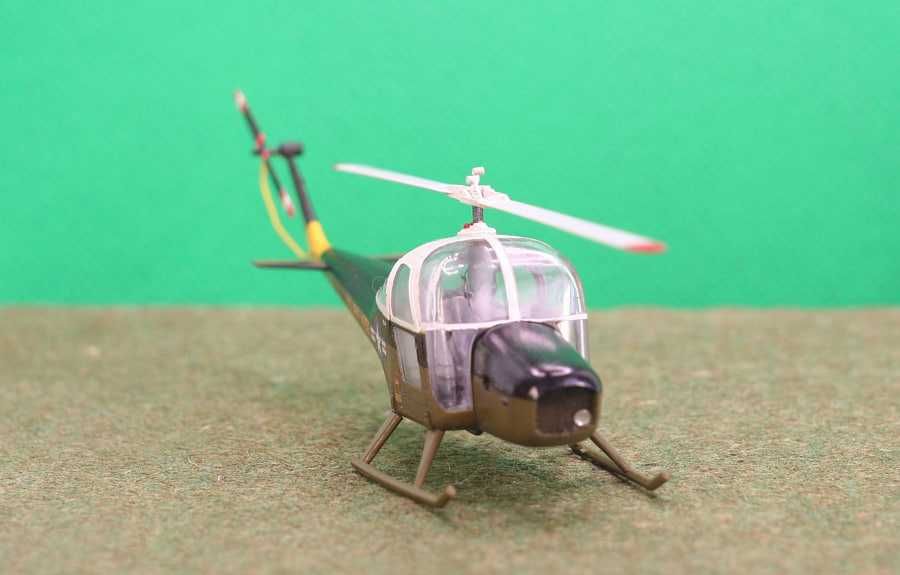 Сборная модель вертолета YH-41 Seneca (Амодел, 1/72)