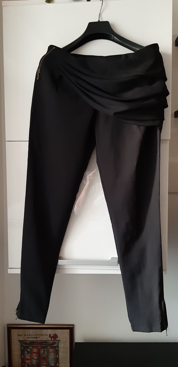 Pantaloni dama,bby,noi cu eticheta,model superb culoare neagra 38