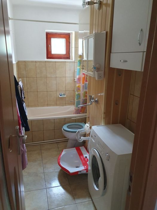 garsoniera 30 mp, et.2, de inchiriat, str Privighetorilor