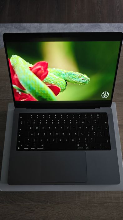 Macbook 14 m2 Pro 16/512 /възможност за бартер