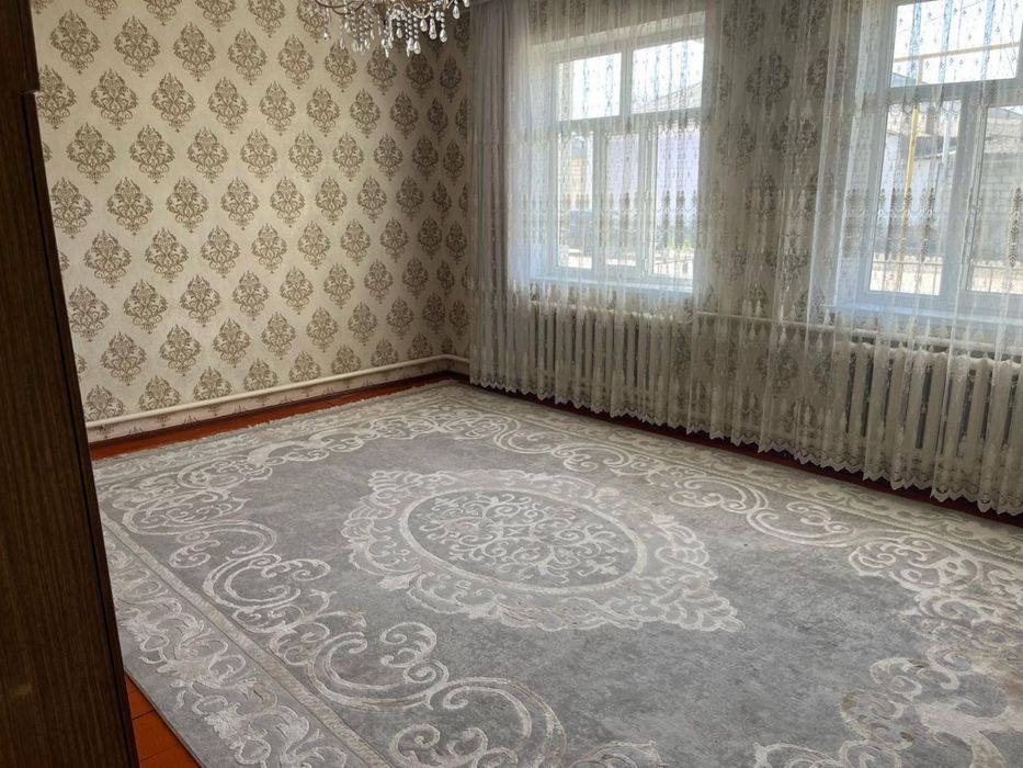 2 кілем, люстра сатылады