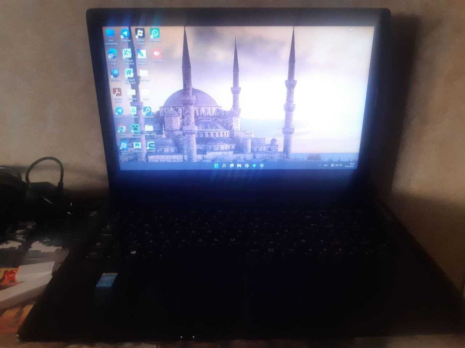 Ноутбук Lenovo Core I3  озу 12/ssd 256