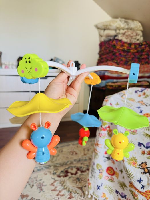 Мобиль для манежа