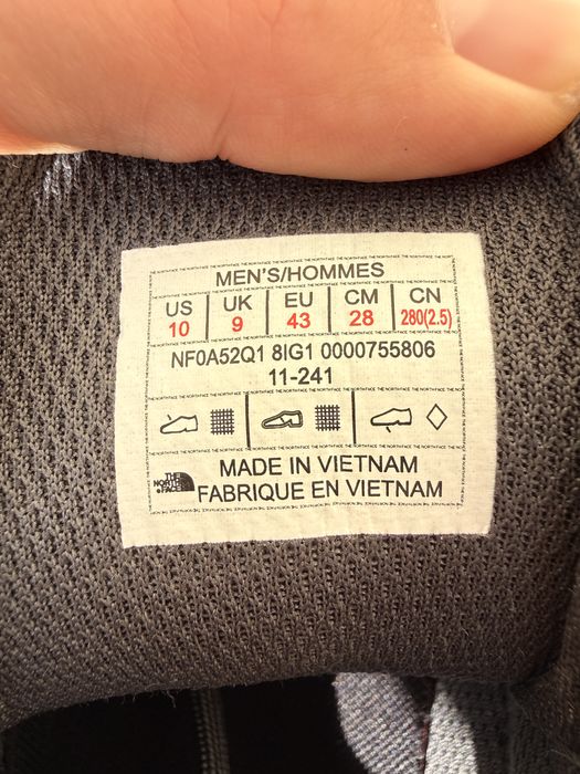 Обувки The North Face Vectiv, тъмносиво и бежаво, 43 номер