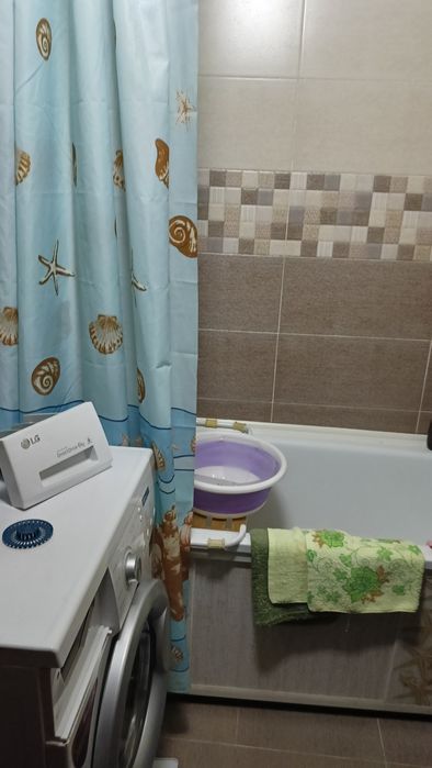 Продам трёхкомнатную благоустроенную квпртиру с евроремонтомроенную кв