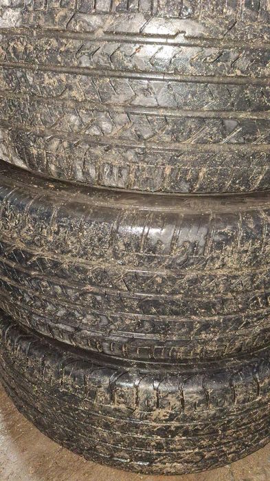 Продам шины износ небольшой, 225-60-R17