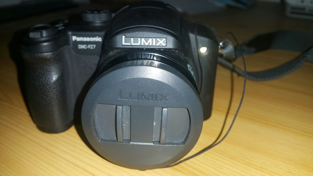 Aparat foto Panasonic Lumix FZ 7