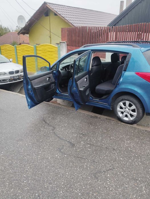 Vând Nissan Tiida  2008