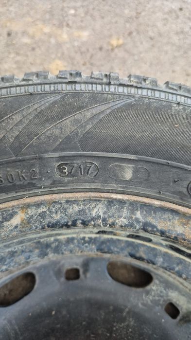 185 60 14 Nokian Set jante 5 x 100 Fabia Polo cu anvelope iarna