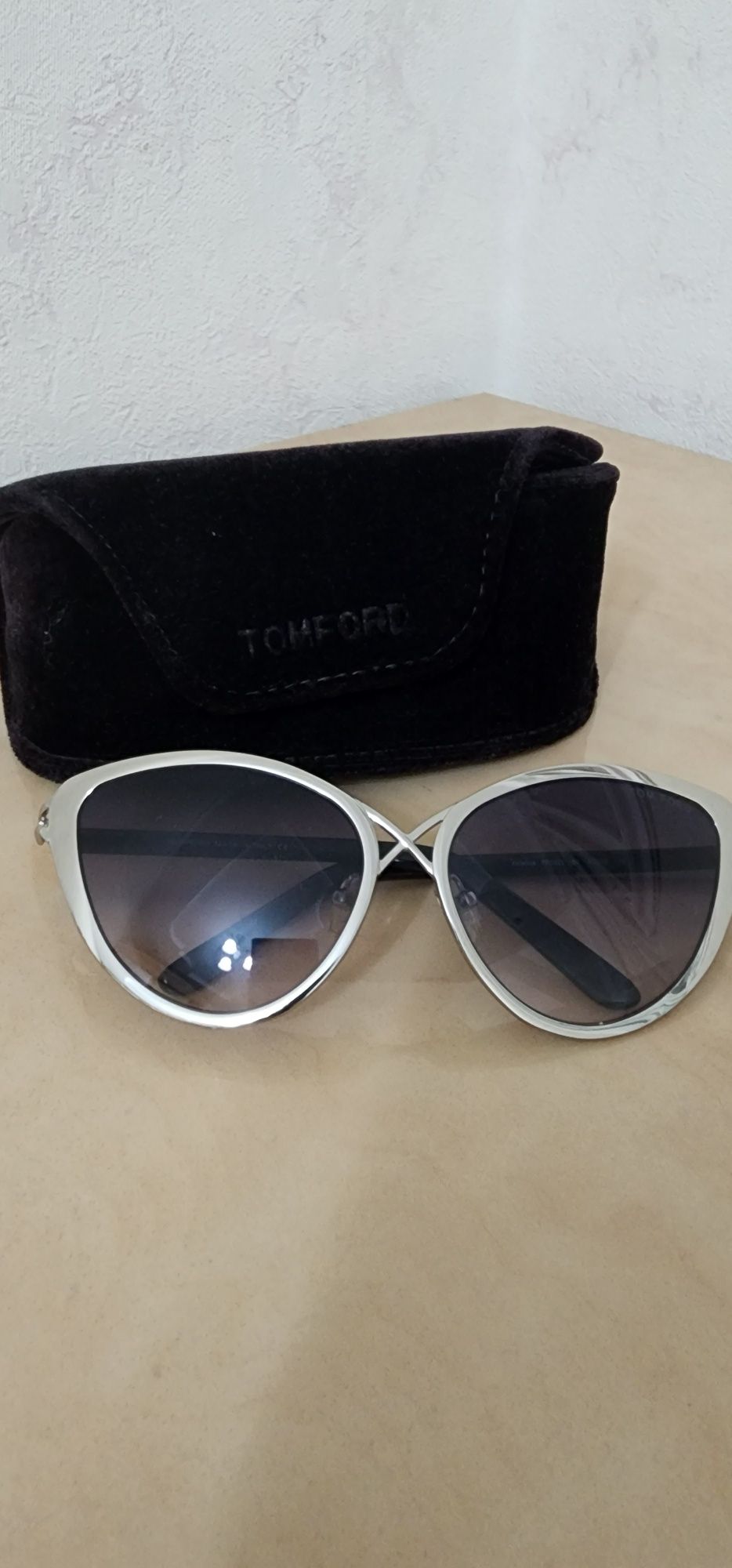 Очки солнцезащитные Tomford