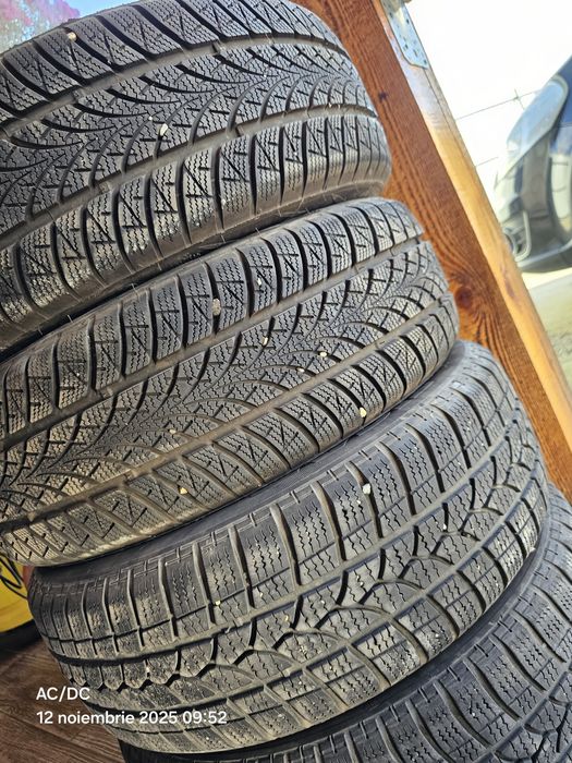 Patru anvelope de  iarnă 205/60/16, stare foarte bună