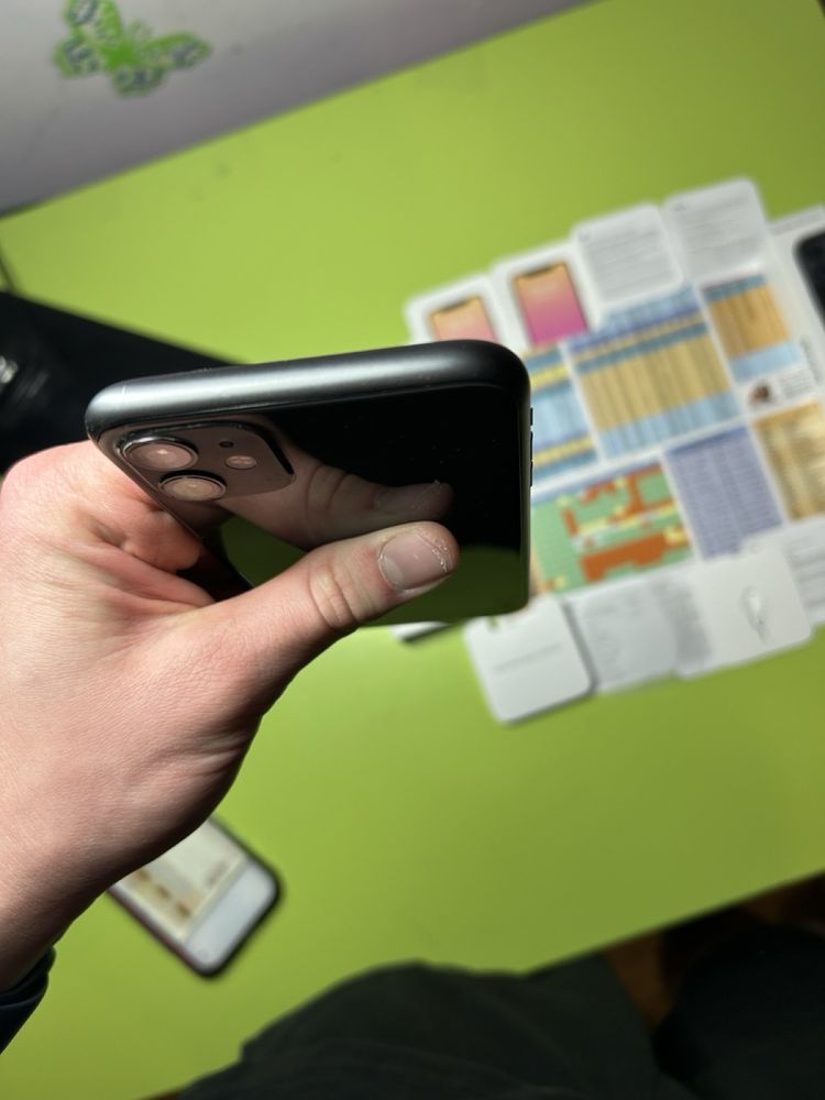 iPhone 11 64 GB Отличен