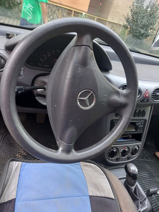 Vand Mercedes mai multe detalii în privat.