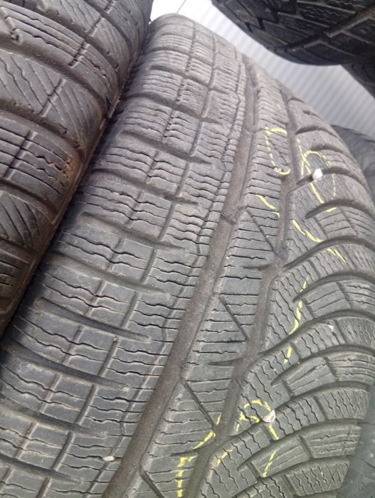 Vând 4 anvelope iarnă 225/40 R18 Michelin Pilot Alpin
DOT 4819, profil