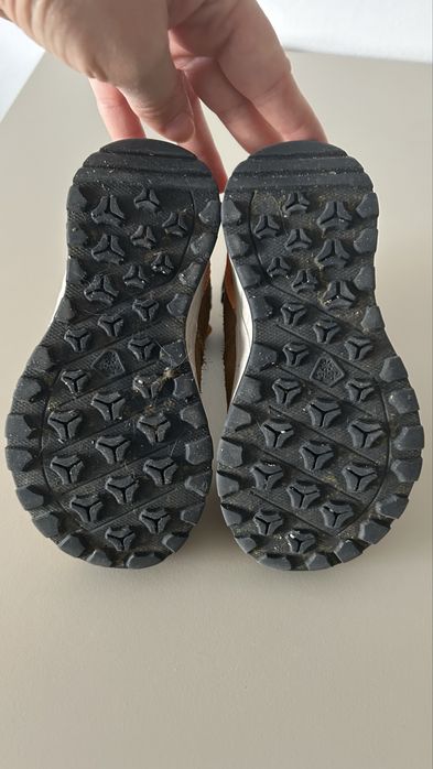 Ghete piele waterproof copii, nr 25, stare ff buna (noi sunt 190 Lei)