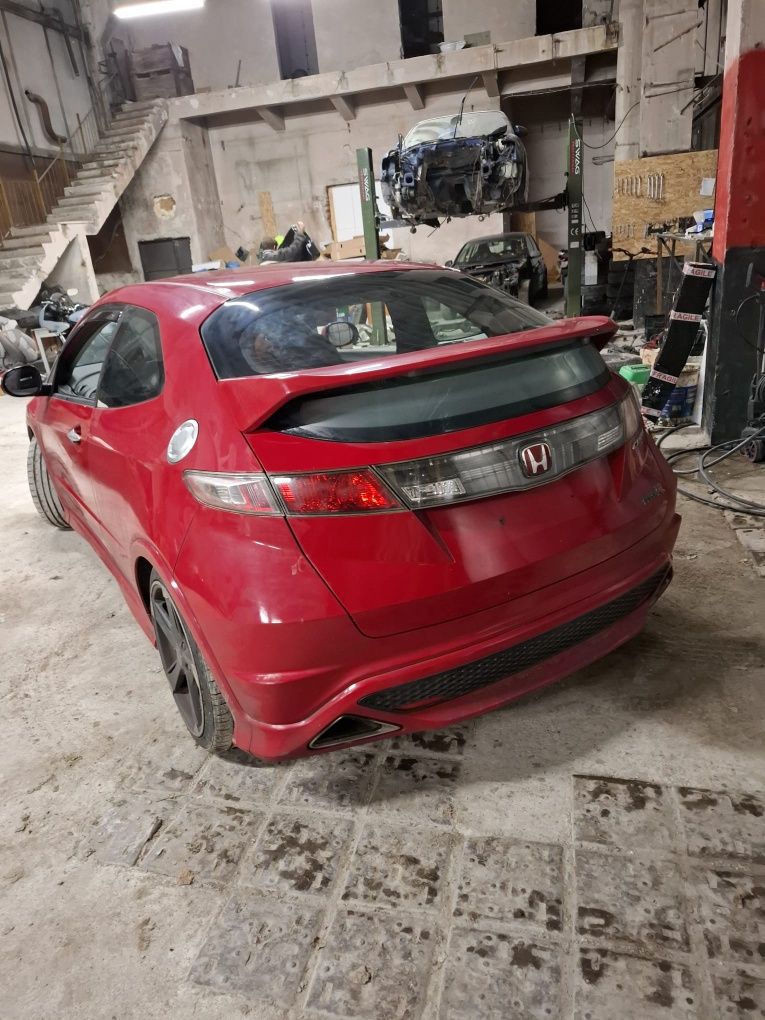 Dezmembrez Honda Civic VII Type R Fn2