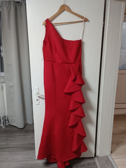 Елегантна дамска рокля